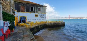 Ginjal in Almada